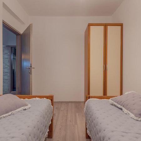 Holiday Home Insulam Mare Trogir Exterior photo