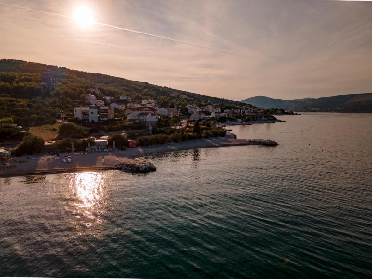 Holiday Home Insulam Mare Trogir Exterior photo