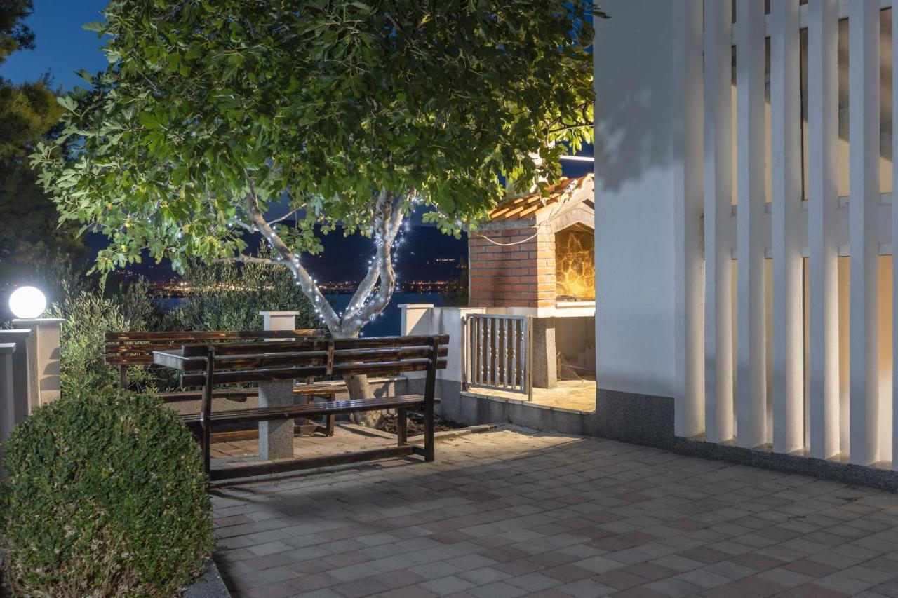 Holiday Home Insulam Mare Trogir Exterior photo
