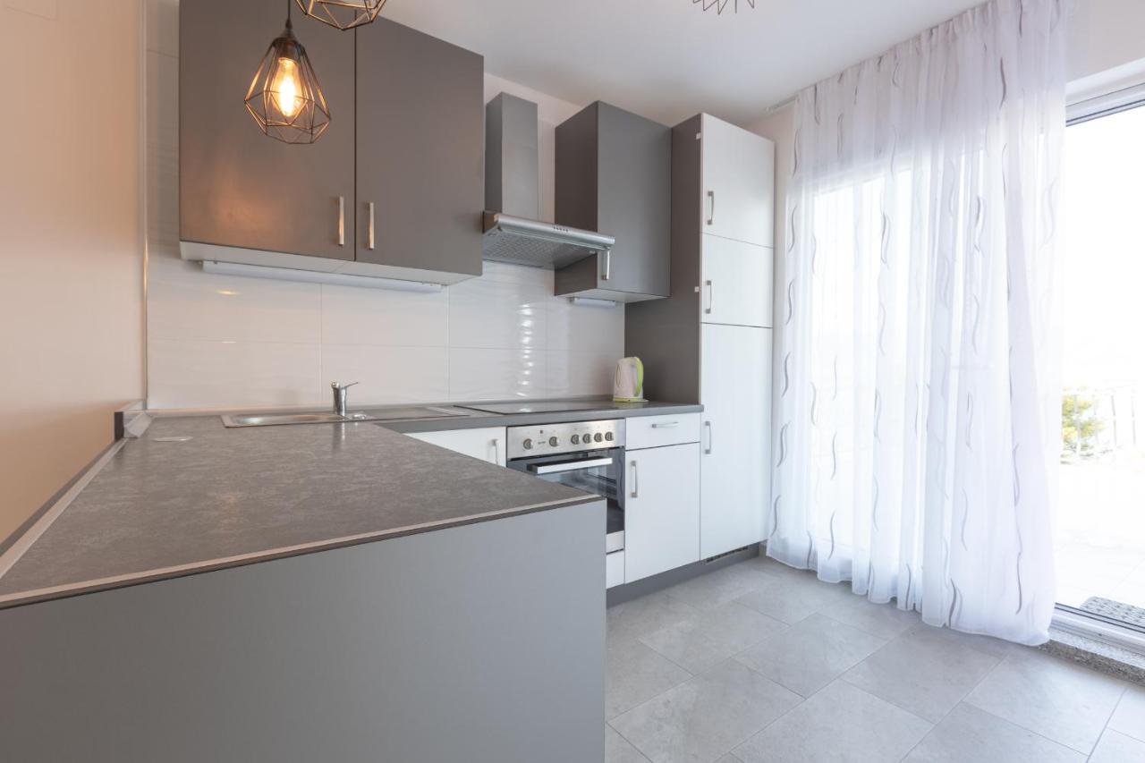 Holiday Home Insulam Mare Trogir Exterior photo