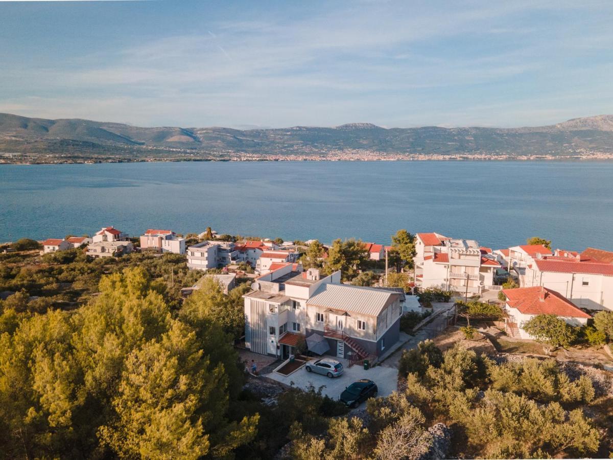 Holiday Home Insulam Mare Trogir Exterior photo